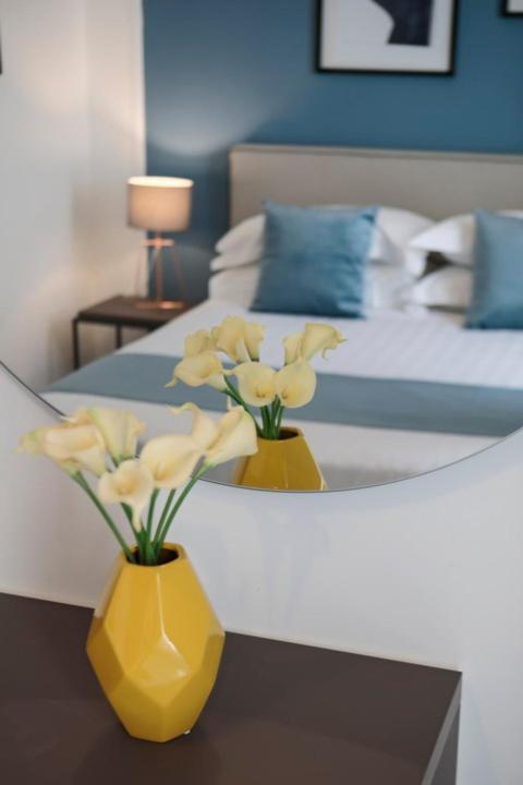 Bespoke Roma Suites Exteriör bild